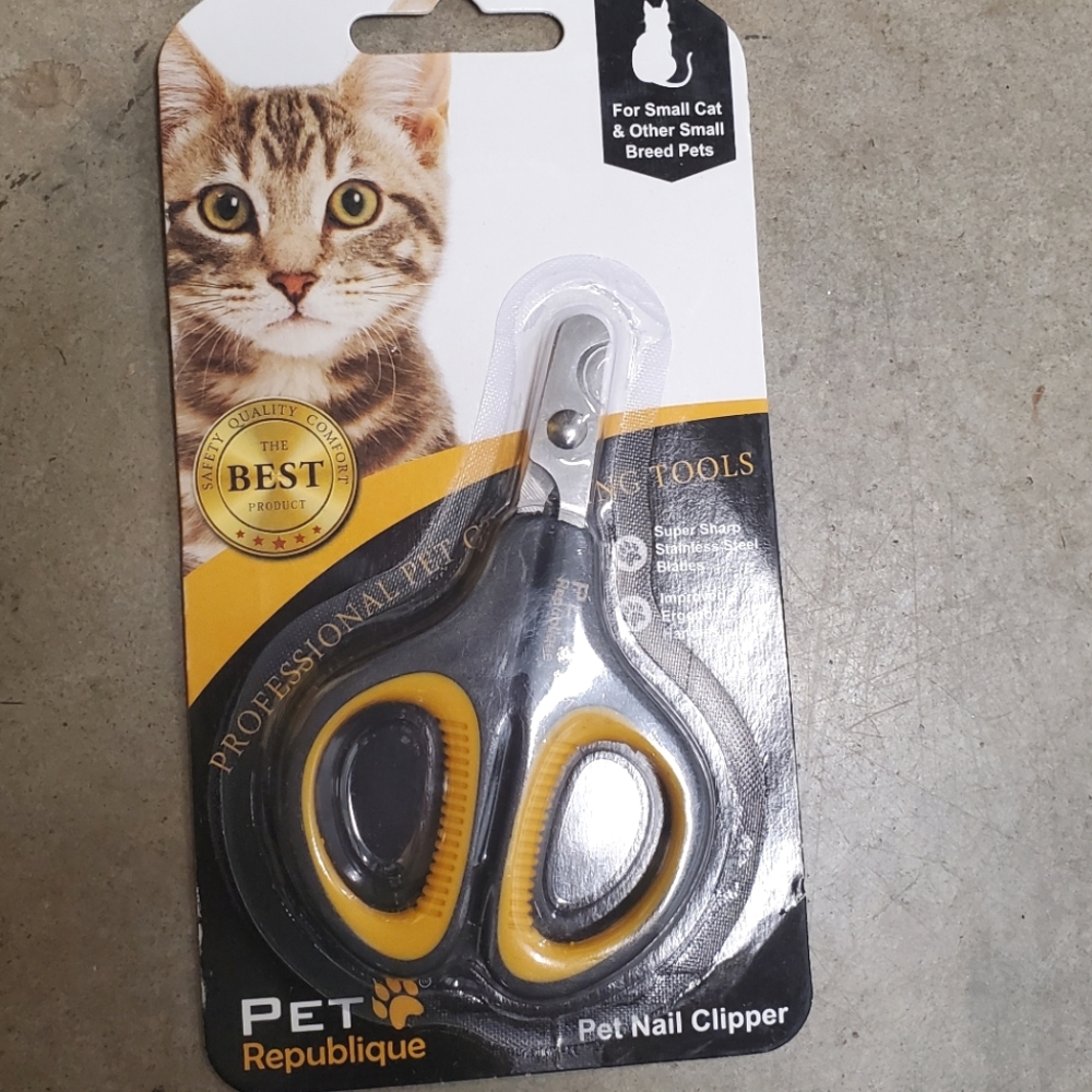 Pet nail clipper for cats and small pets